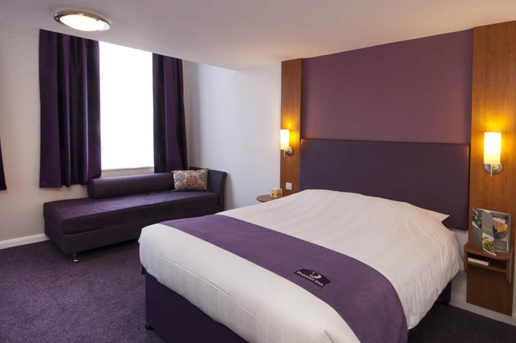 Premier Inn Newcastle City Centre Millennium Bridge Exterior foto